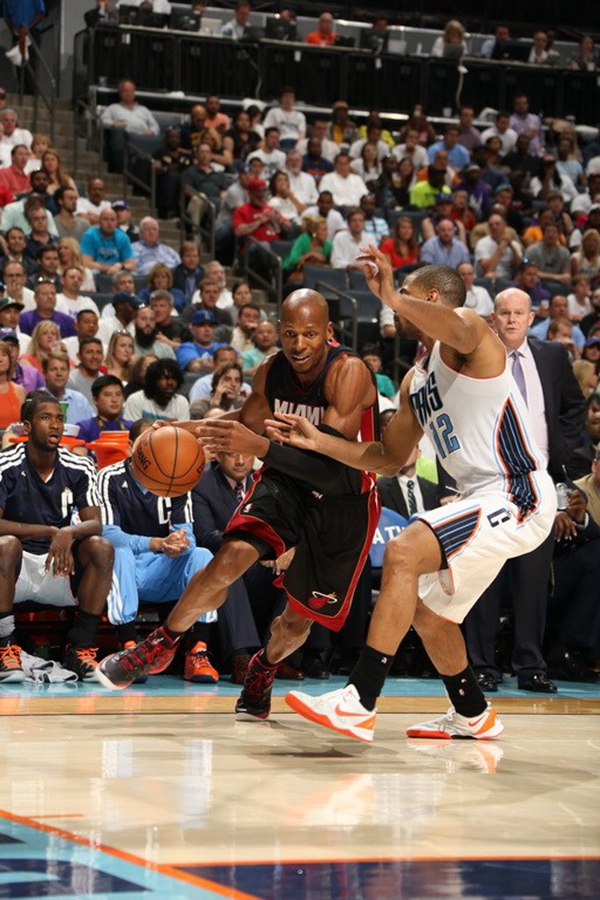 外援后腰 外援后腰