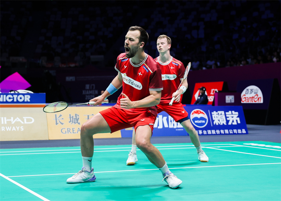 不再是背板 不再是背板